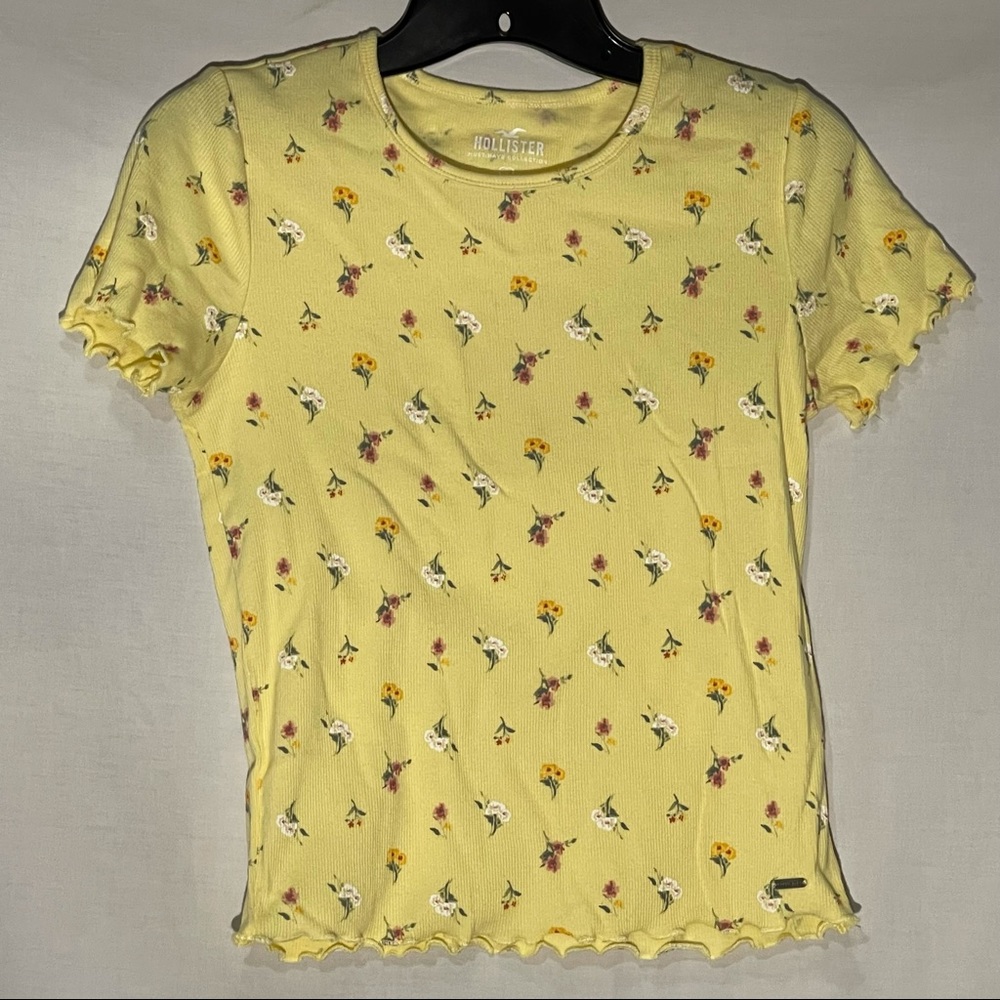 Women’s Hollister Yellow Flower Crop Top